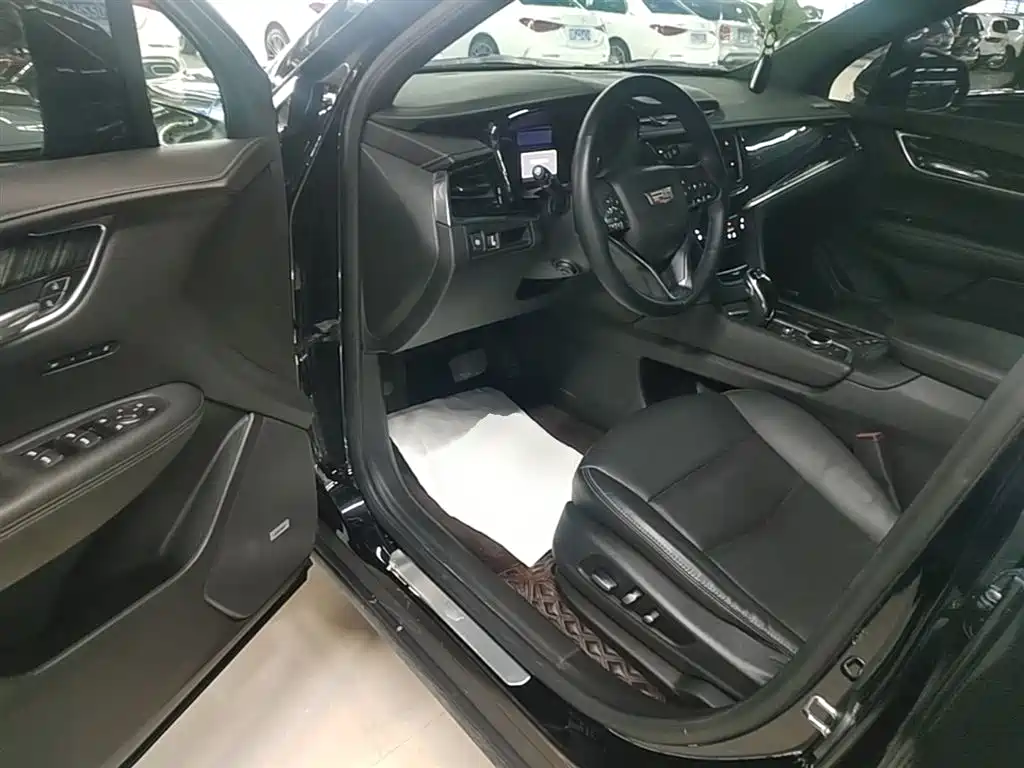 Cadillac XT6 2021 2.0T 6-seater 4WD Luxury фото 16
