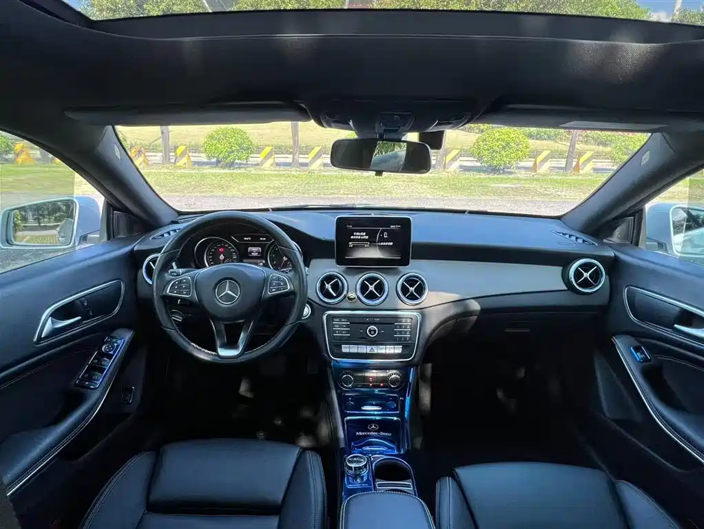 Mercedes-Benz CLA (Import) 2016 CLA 200 Sport фото 12