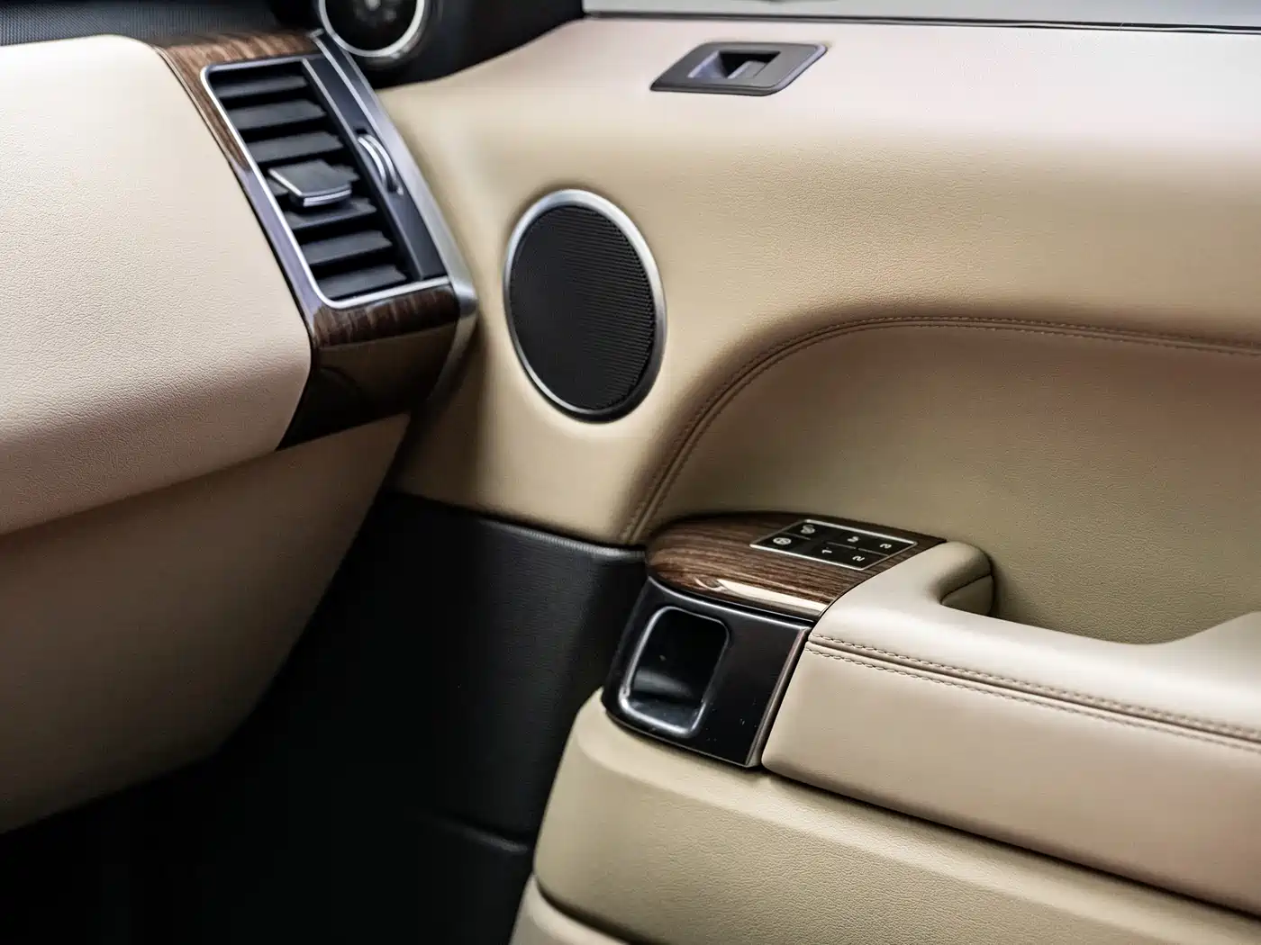 Land Rover Range Rover Sport фото 16