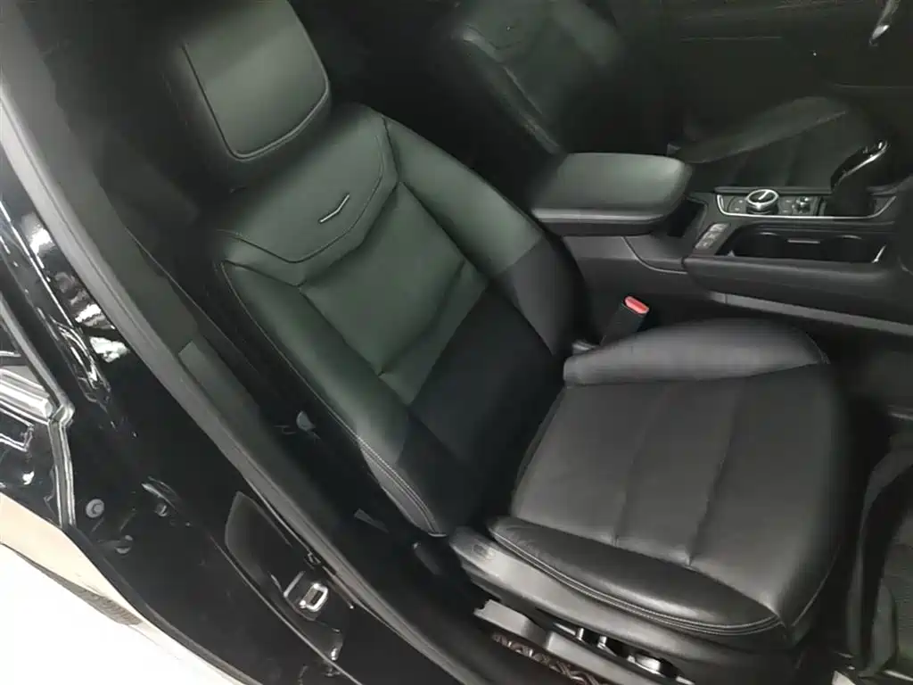 Cadillac XT6 2021 2.0T 6-seater 4WD Luxury фото 25