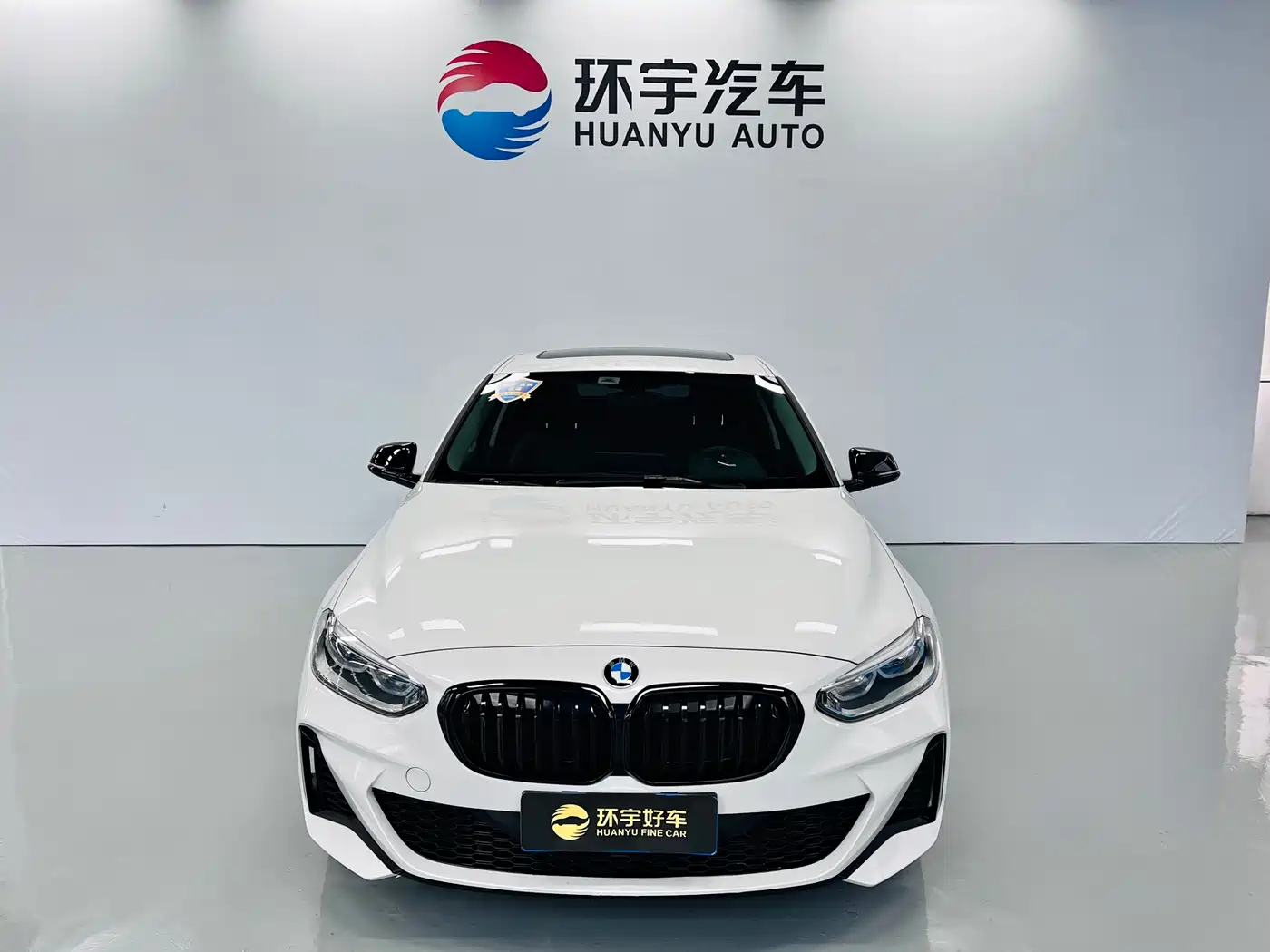 BMW 1 Series 2022 120i M Sport Shadow Edition фото 2