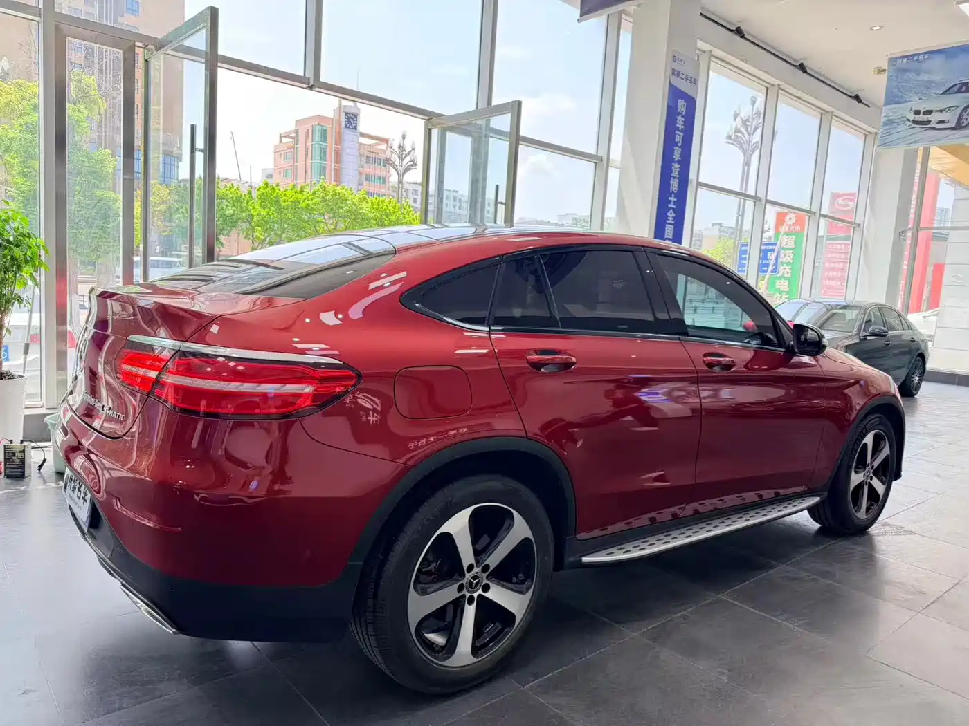 Mercedes-Benz GLC Coupe 2019 GLC 200 4MATIC Coupe SUV фото 5