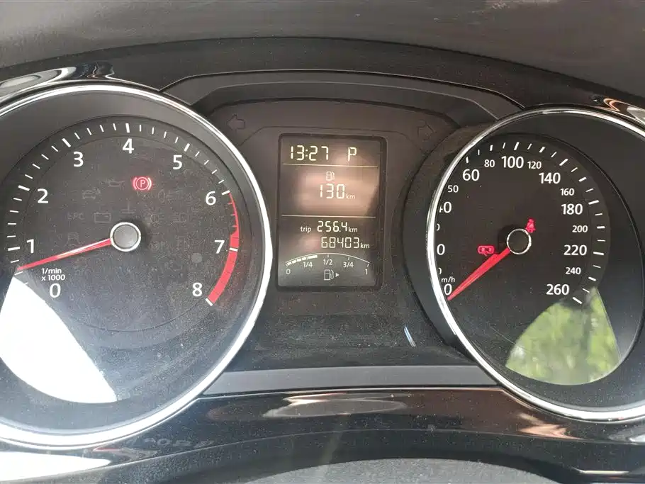 Volkswagen Sagitar 2018 1.6L Automatic Comfort фото 12