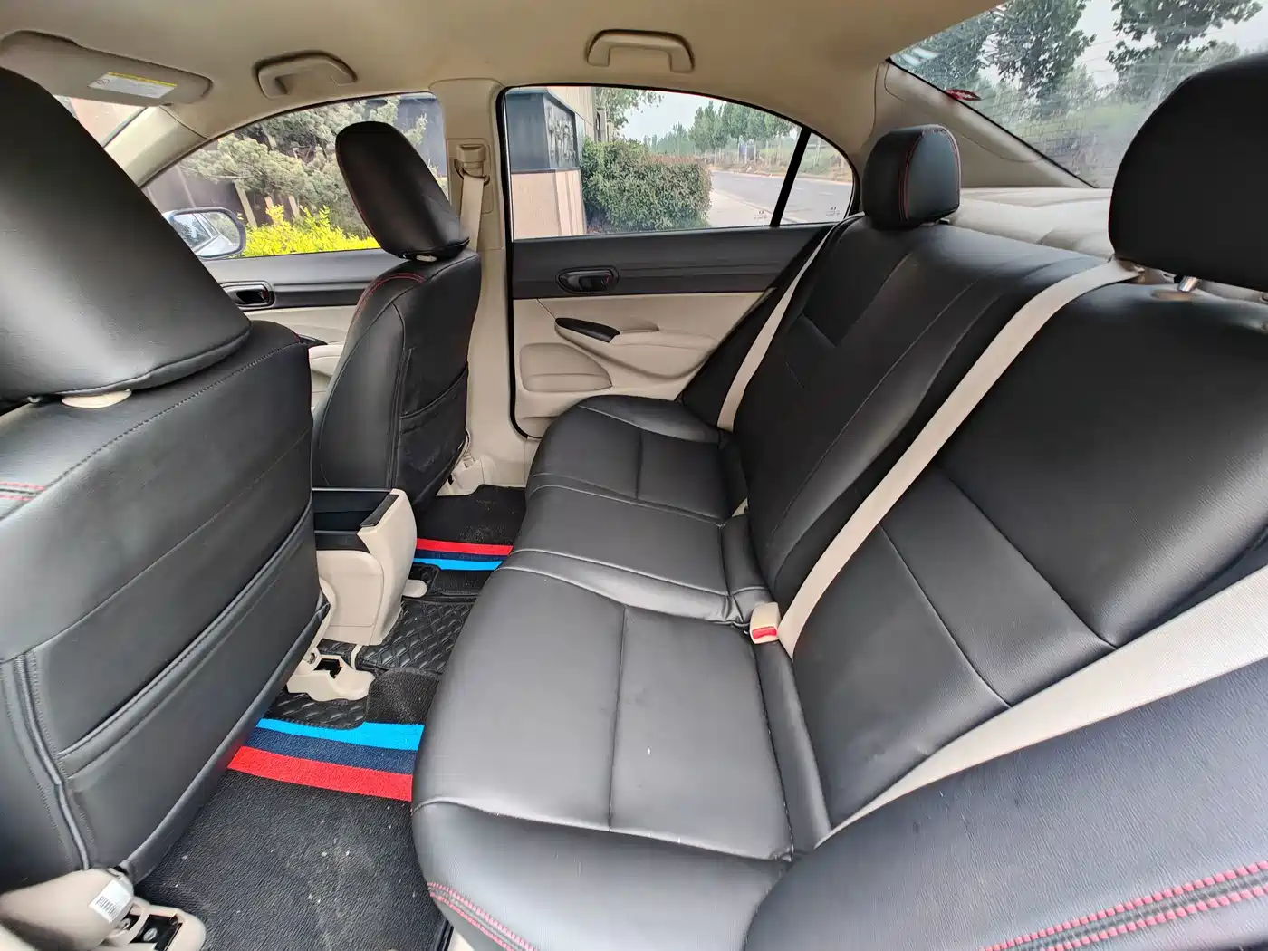 CIIMO CIIMO 2016 2015 1.8L Automatic Comfort Edition