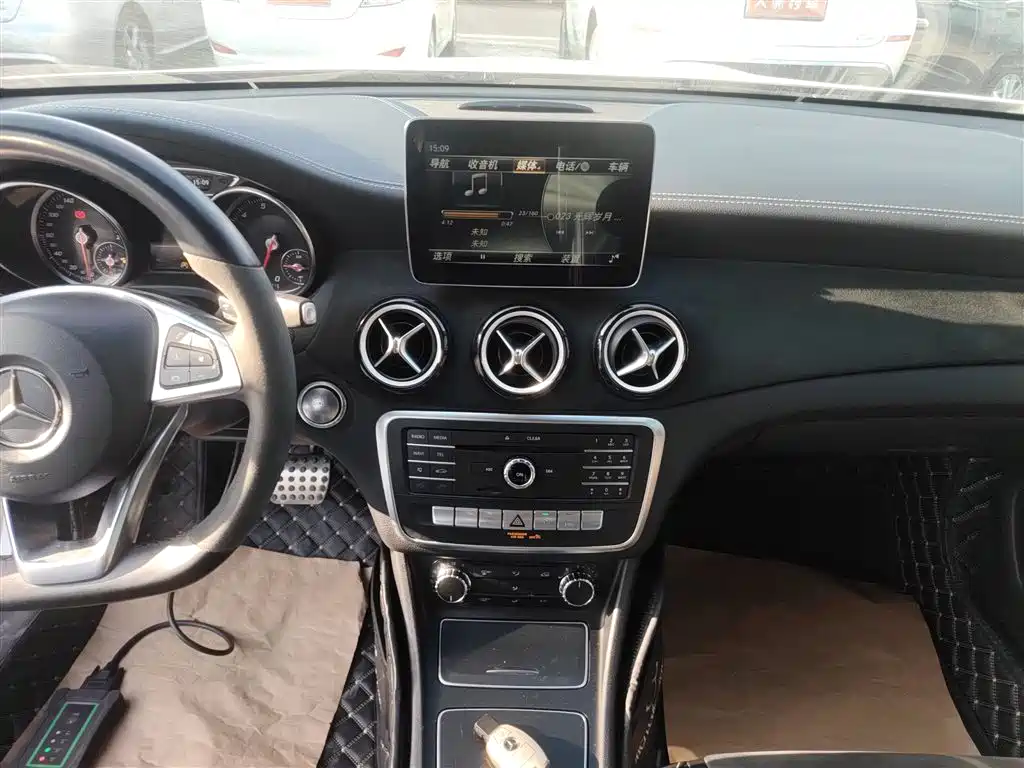 Mercedes-Benz GLA 2018 GLA 200 Polar Limited Edition фото 13