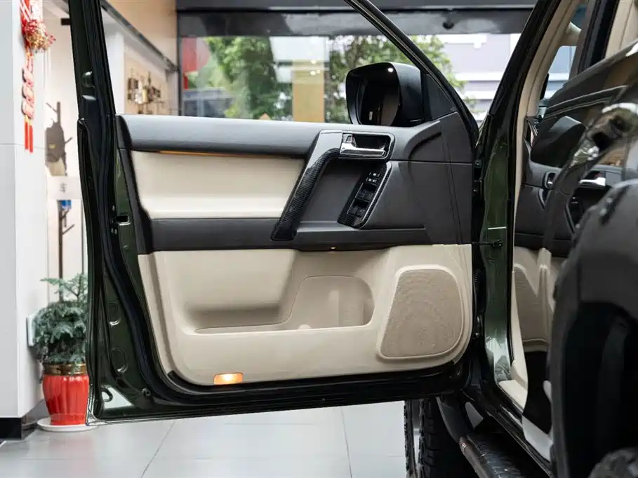 Toyota Prado 2010 4.0L Automatic TX-L фото 12