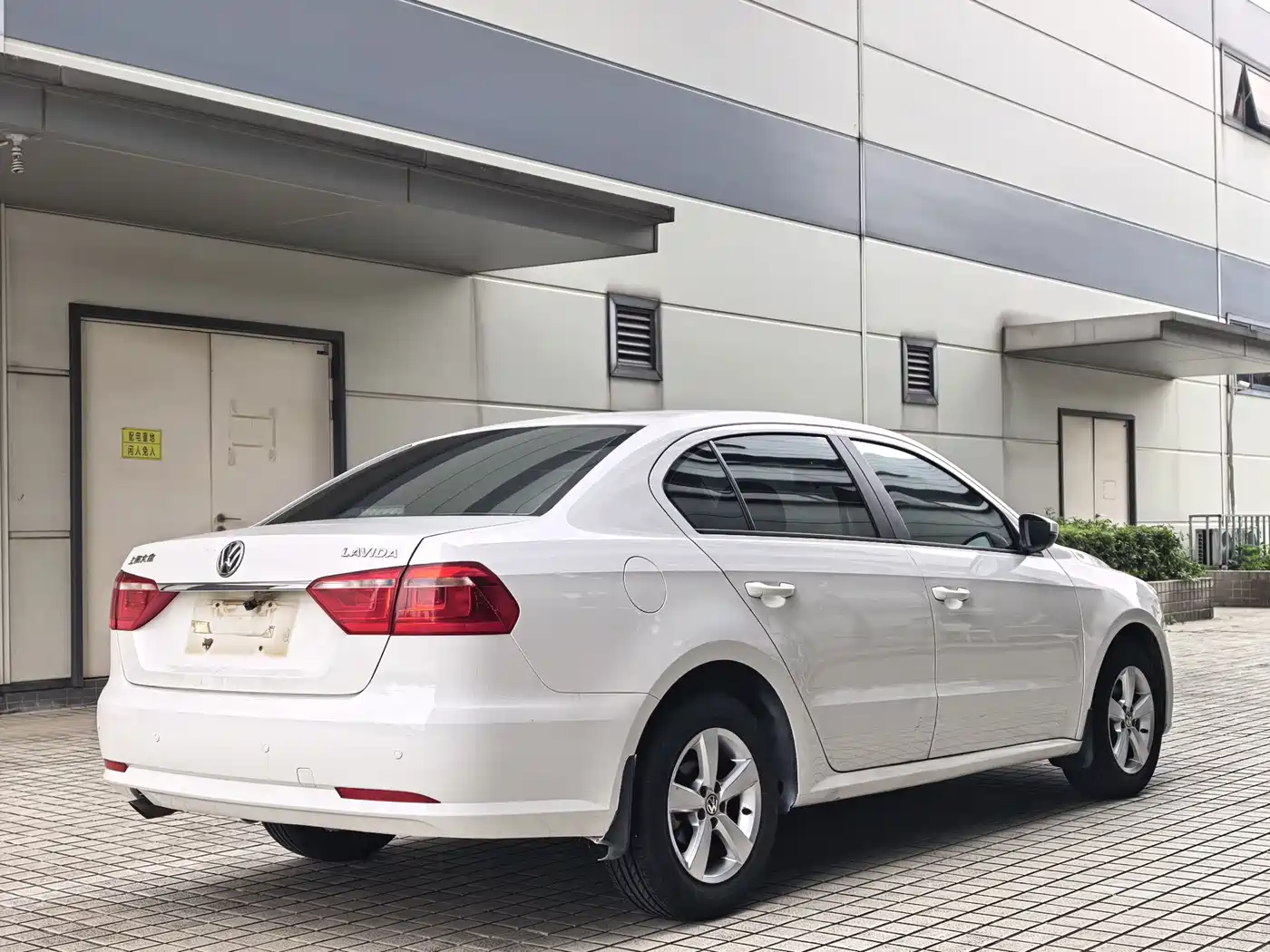 Volkswagen Lavida 2013 1.6L Automatic Trend Edition фото 5