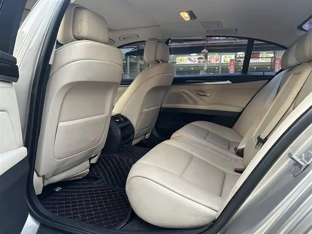 BMW 5 Series 2013 525Li Excellence Edition фото 5