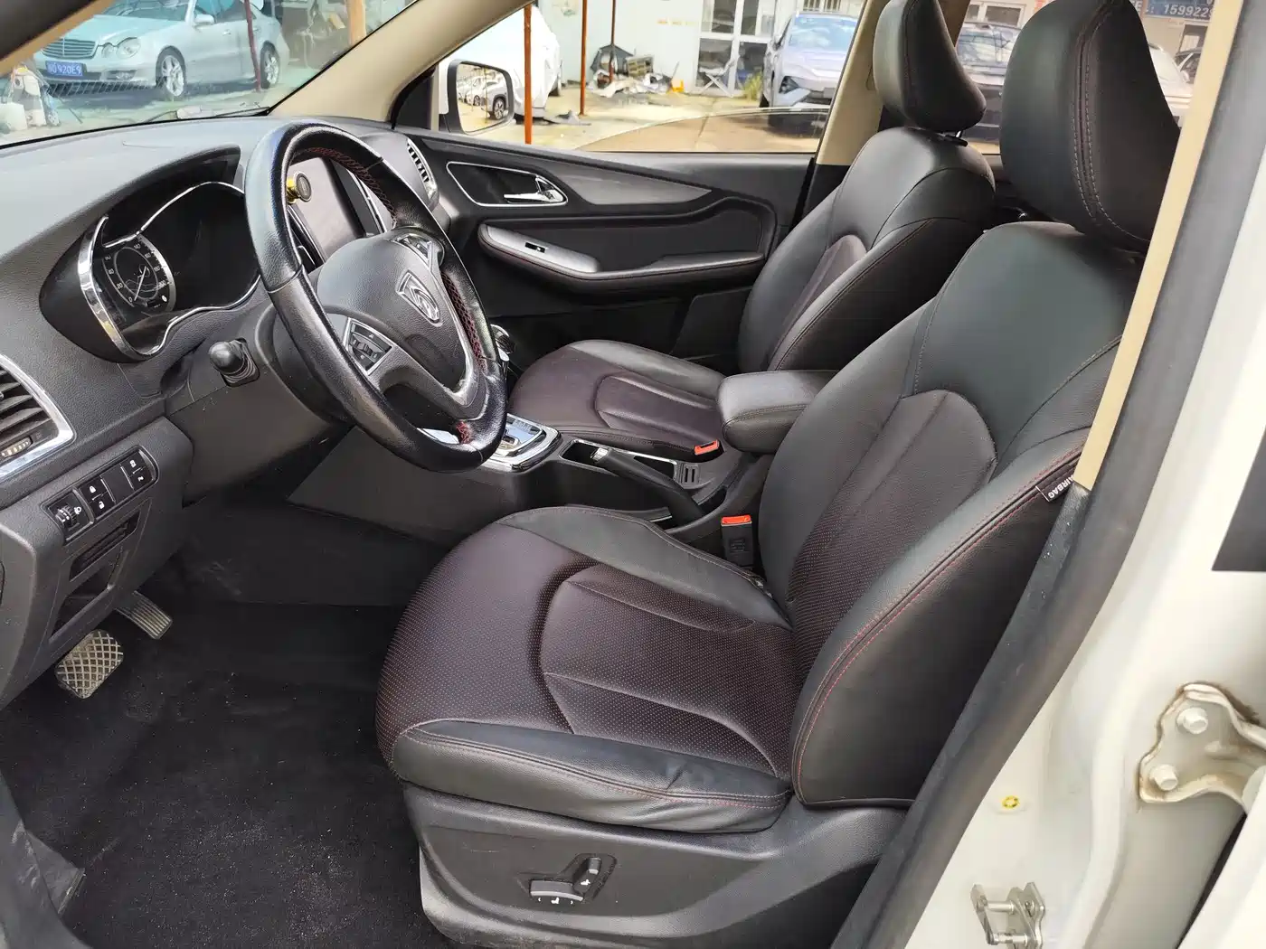 Baojun 560 2017 2016 1.8L iAMT Luxury