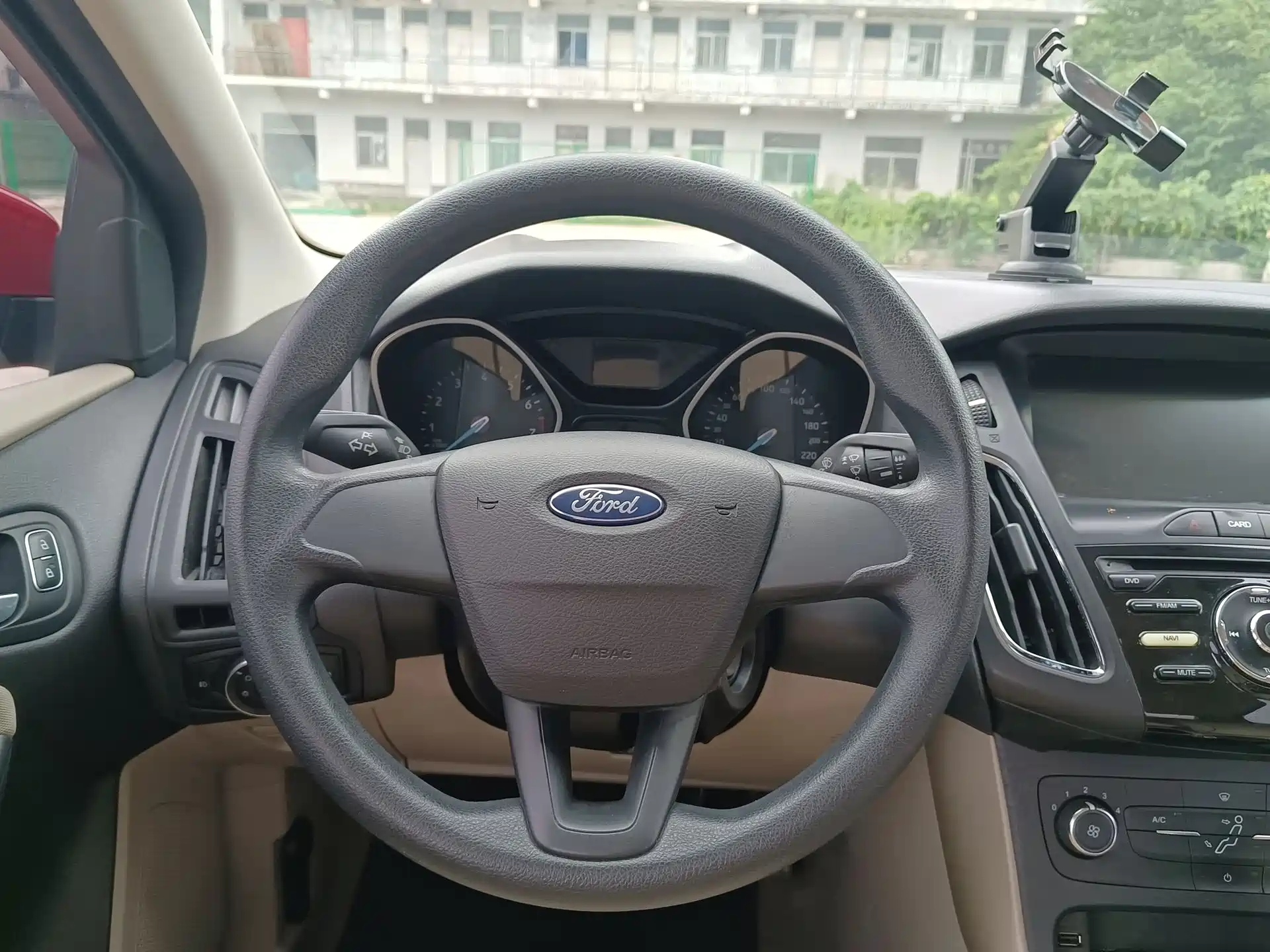 Фото 12 - Ford Focus