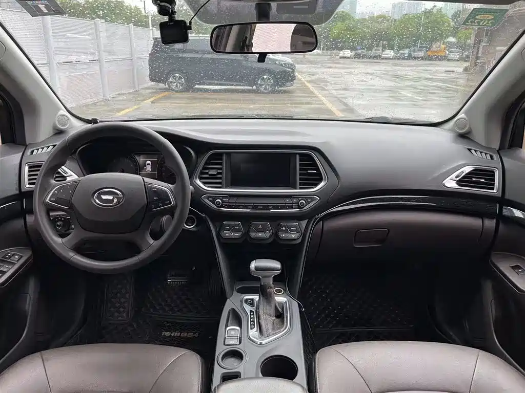 GAC Trumpchi Trumpchi GS4 2016 235T G-DCT Elite Edition фото 6