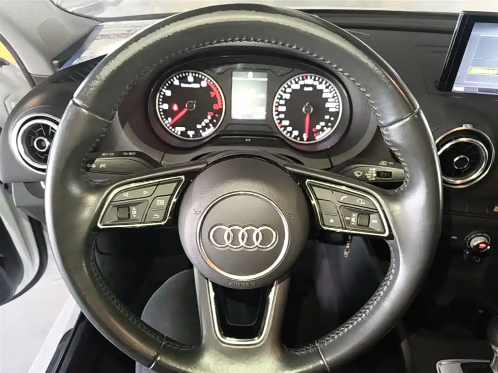 Audi A3 2018 30th Anniversary Limousine 35 TFSI Progressive фото 11