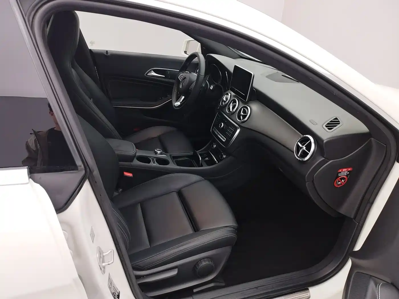 Mercedes-Benz CLA (Import) 2016 CLA 200 Sport фото 18