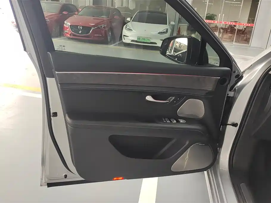 AITO Wenjie AITO M5 2022 Extended Range AWD Flagship фото 7