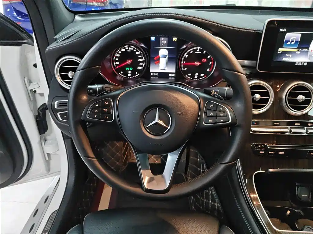 Mercedes-Benz GLC 2019 GLC 260 L 4MATIC Dynamic фото 7