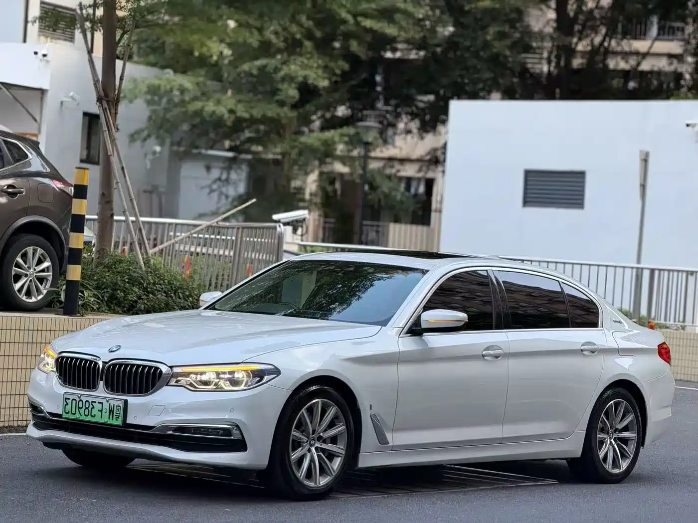BMW 5 Series New Energy 2019 530Le Luxury Package