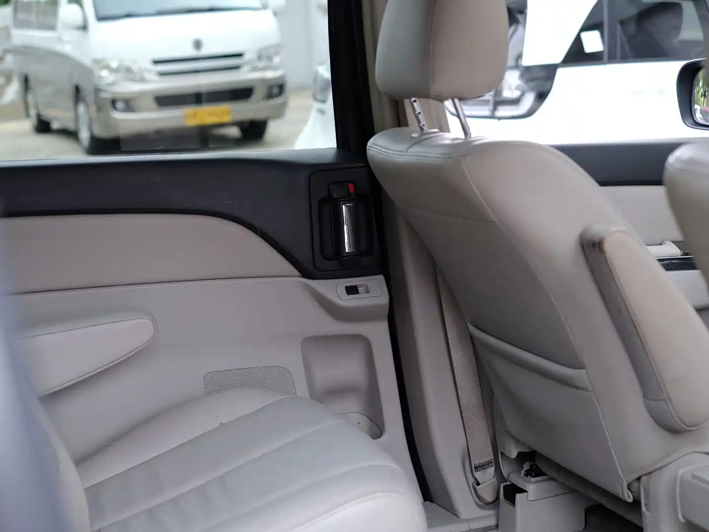 Mazda 8 2012 2011 Model 2.3L Premium Edition