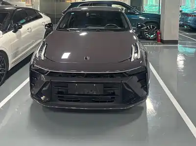 Lynk & Co 03