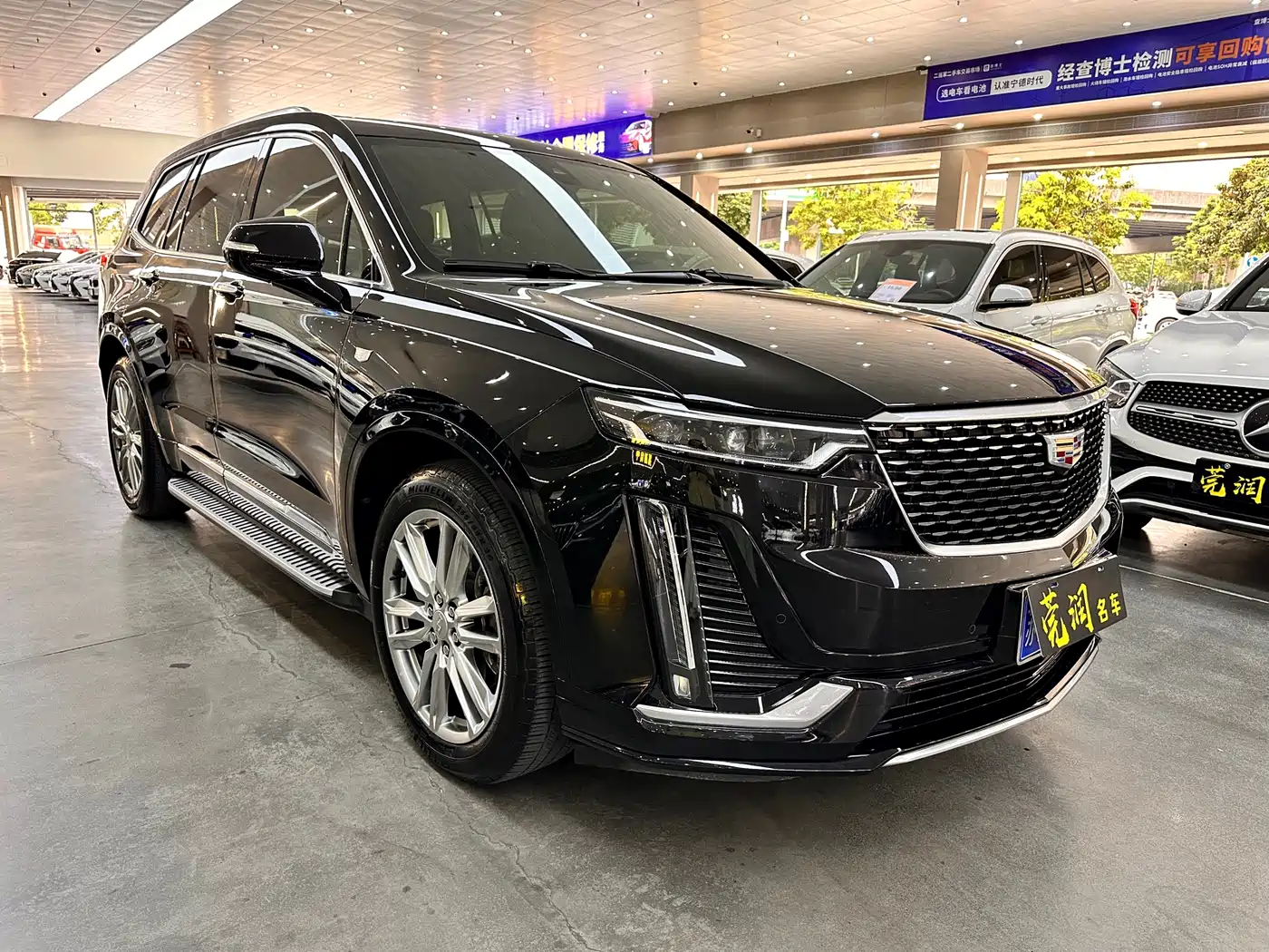 CADILLAC XT6