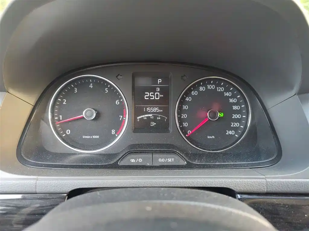 Volkswagen Lavida Tour 2013 1.4TSI Automatic Comfort фото 4