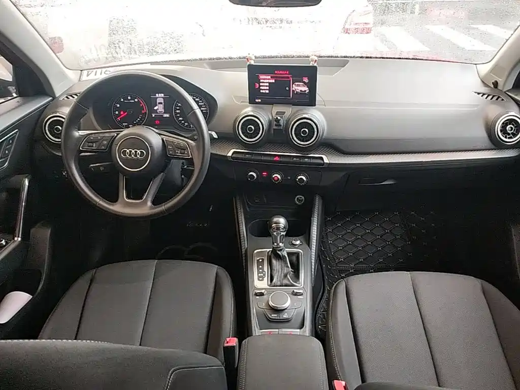 Фото 10 - Audi Q2L