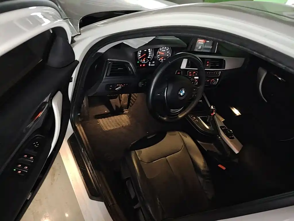 BMW 1 Series (Import) 2018 2018 118i Leading