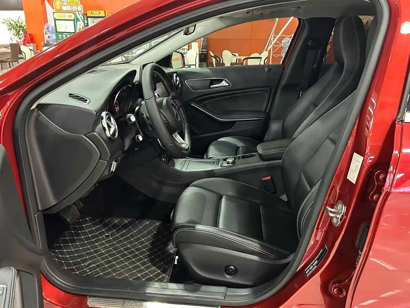 Mercedes-Benz GLA 2018 GLA 200 Dynamic фото 19