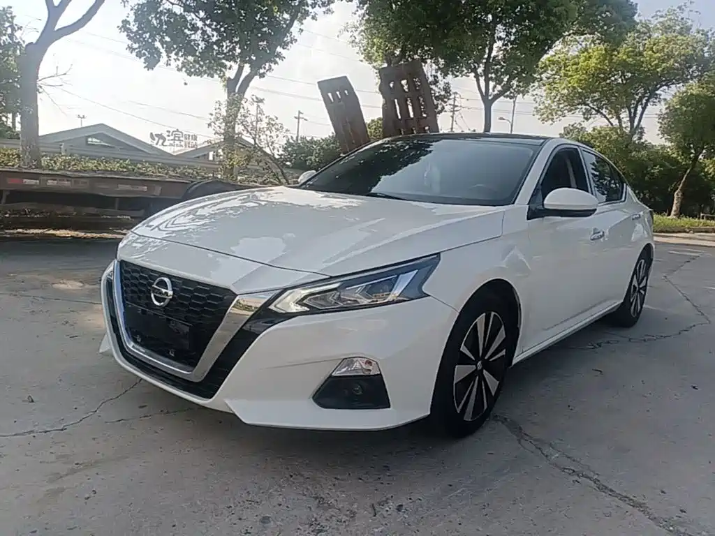 Nissan TEANA