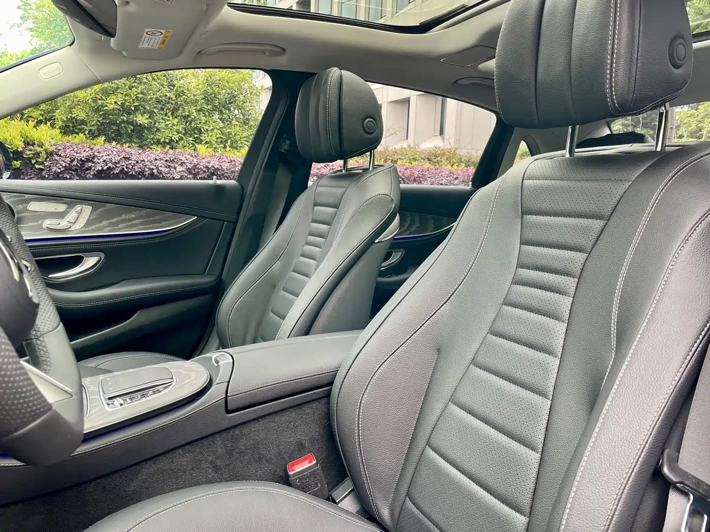 Mercedes-Benz E-Class 2022 Second Facelift E 300 L Sport Fashion фото 12