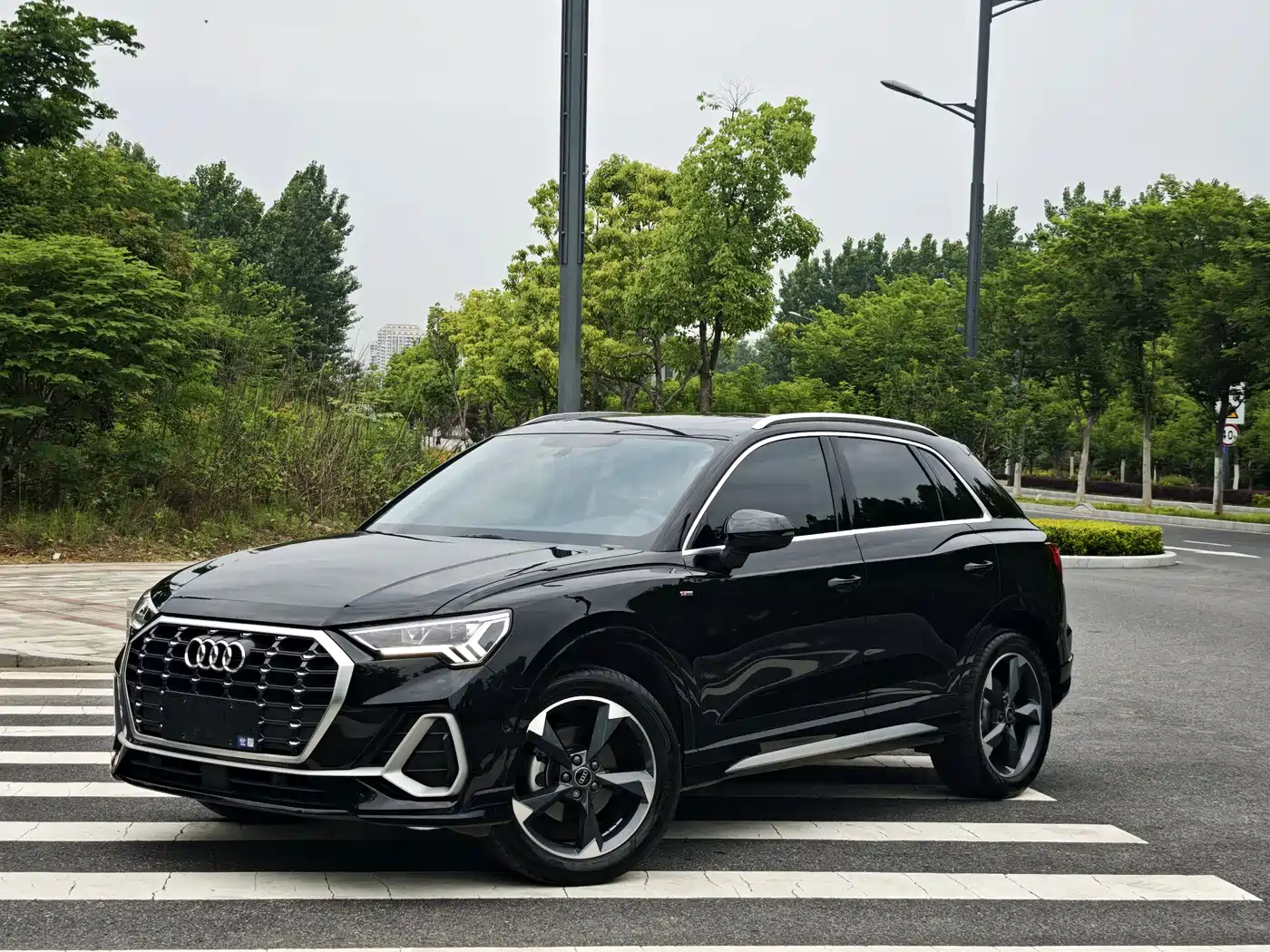 Audi Q3 2023 35 TFSI Fashion Dynamic (1.4T)