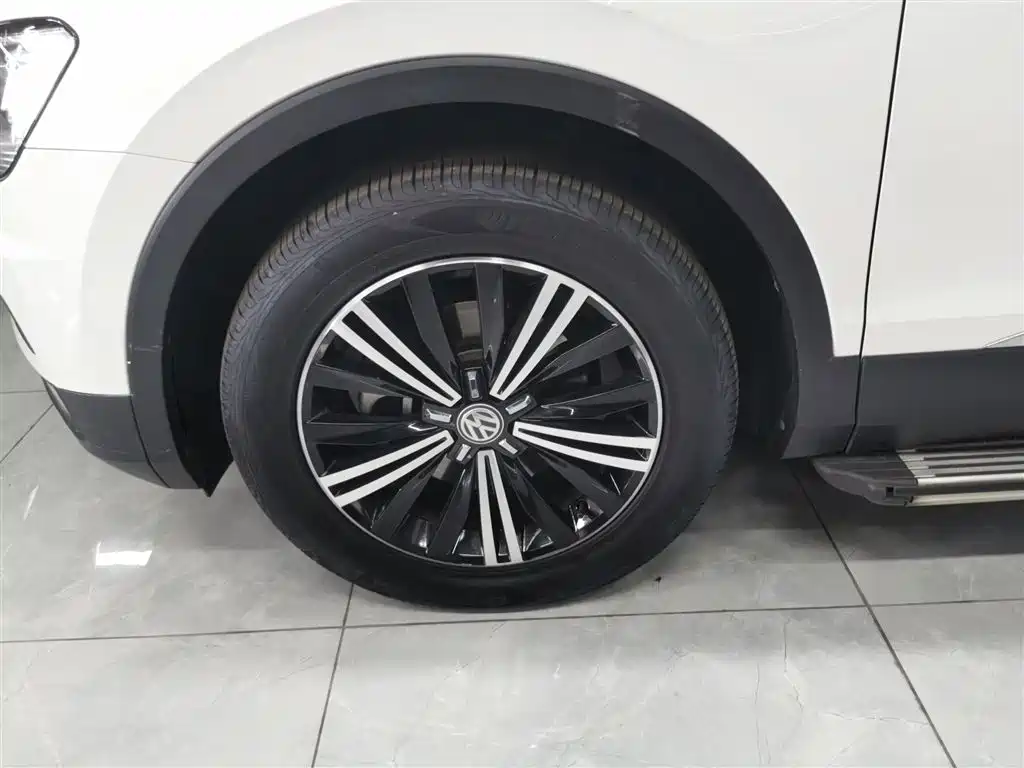 Volkswagen Tiguan L 2019 Facelift 330TSI Auto 2WD Panorama Comfort China VI фото 23