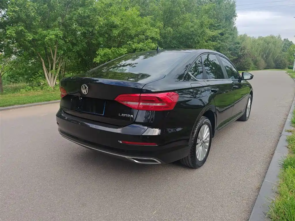Volkswagen Lavida 2019 1.5L Manual Comfort Edition China VI фото 7