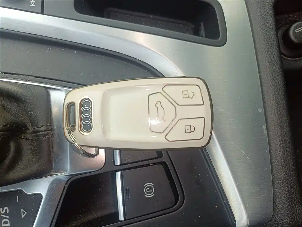 Audi A4L 2020 40 TFSI quattro Luxury Dynamic фото 9