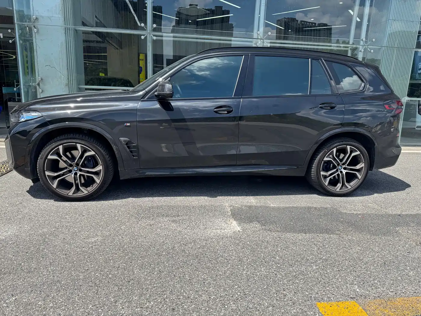 BMW X5 2026 2026 xDrive 40Li M Sport Night Edition Package