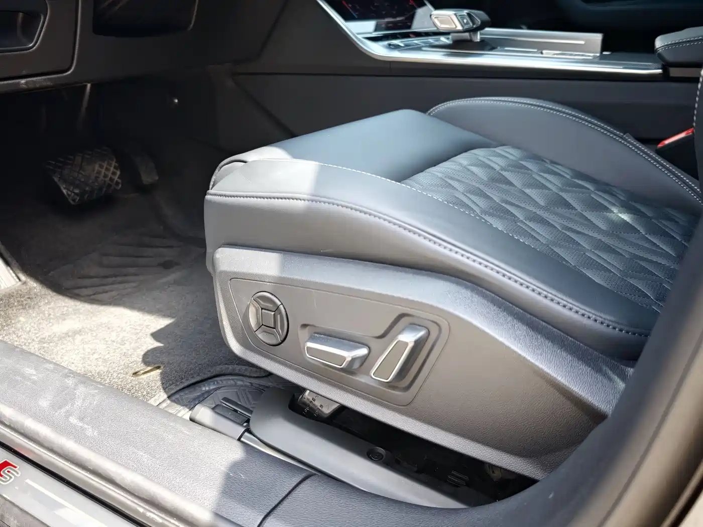 Audi A6L 2025 Model Year Facelift 45 TFSI Premium Sport фото 9