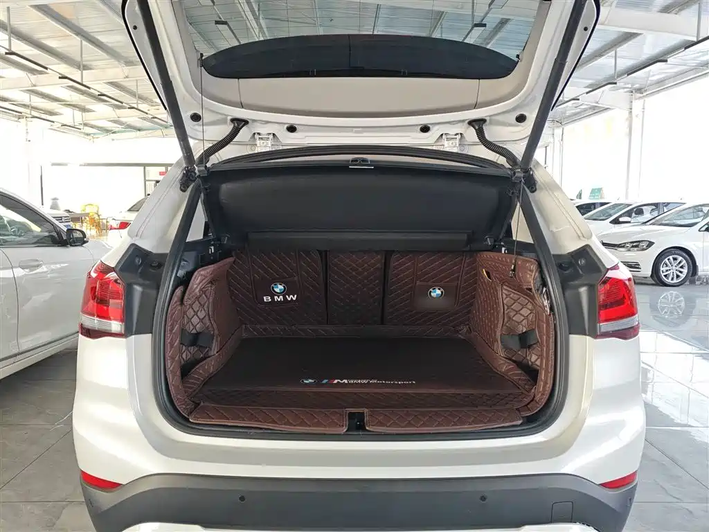 BMW X1 2022 sDrive25Li Leading фото 12