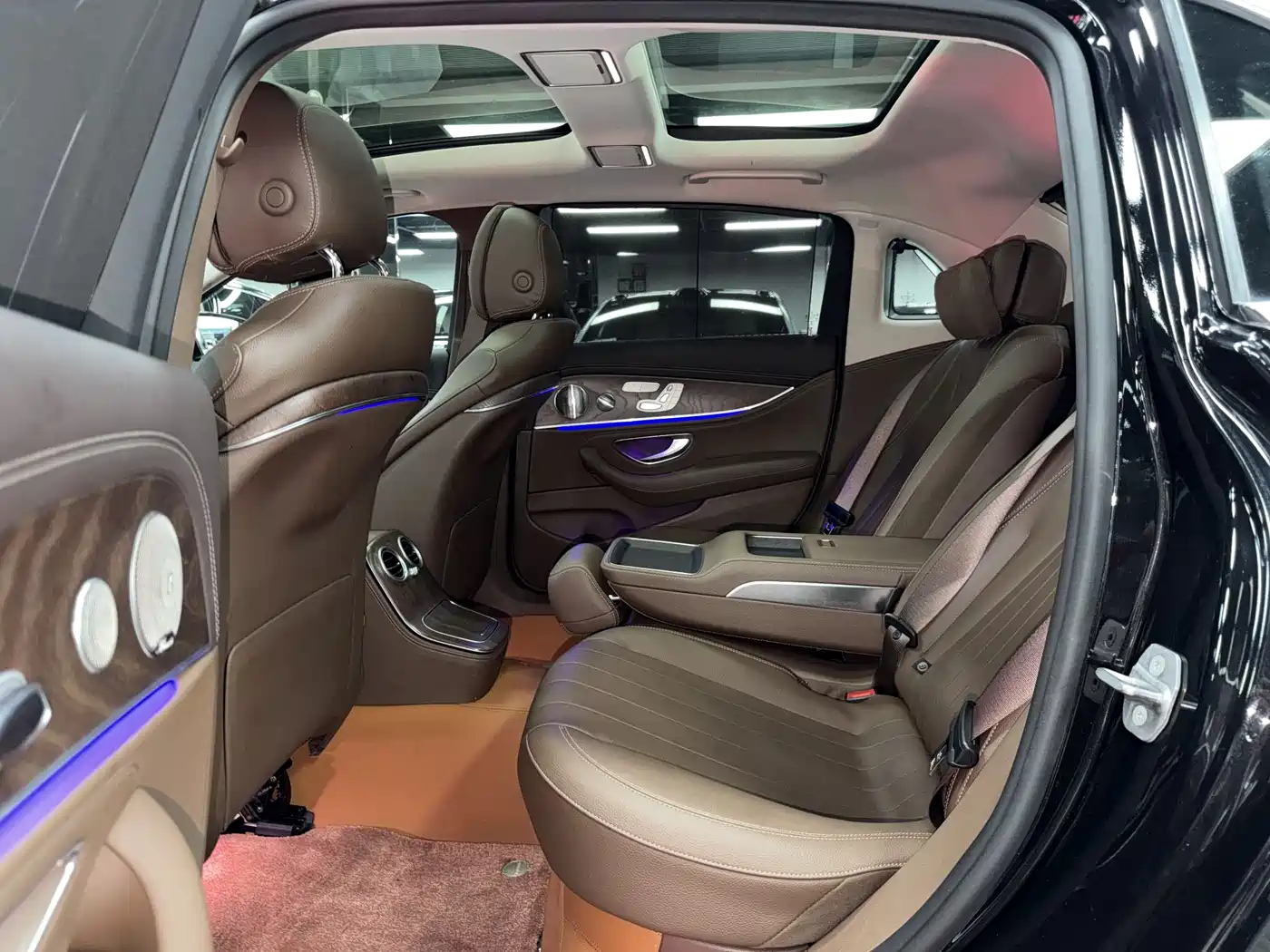 Mercedes-Benz E-Class 2022 E 300 L Luxury фото 9