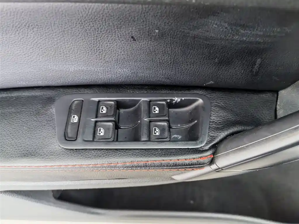 Volkswagen Golf Sportsvan 2016 1.6L Automatic Comfort фото 9