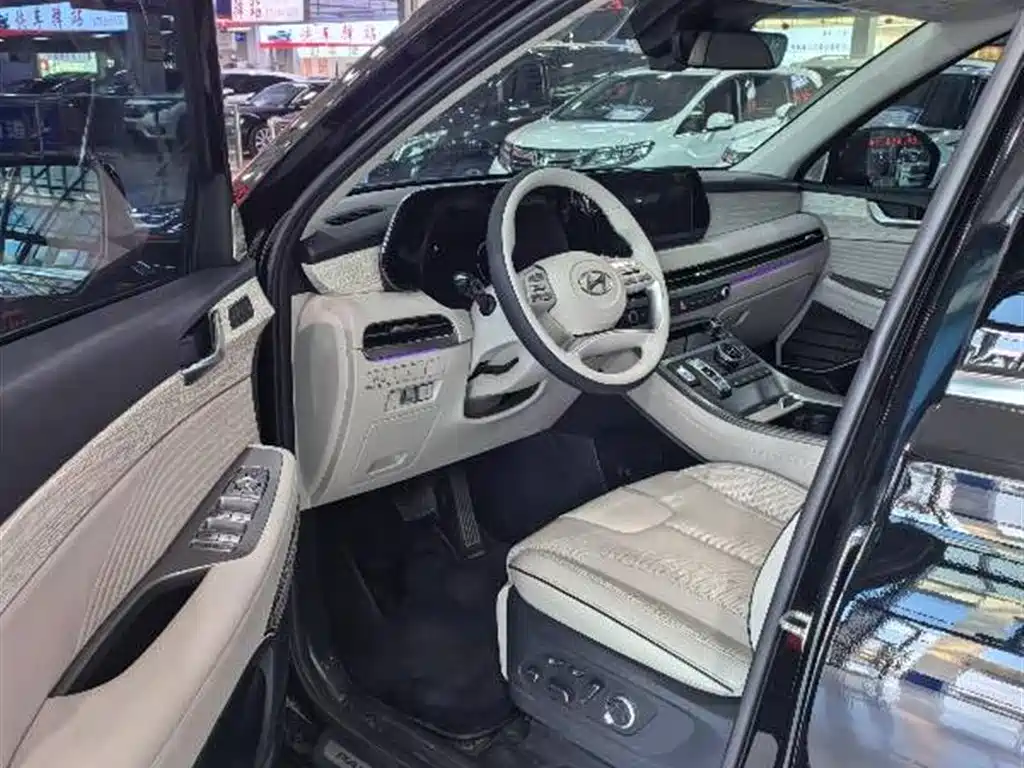 Hyundai Palisade 2023 3.5L Automatic AWD Connoisseur Enhanced Edition фото 8