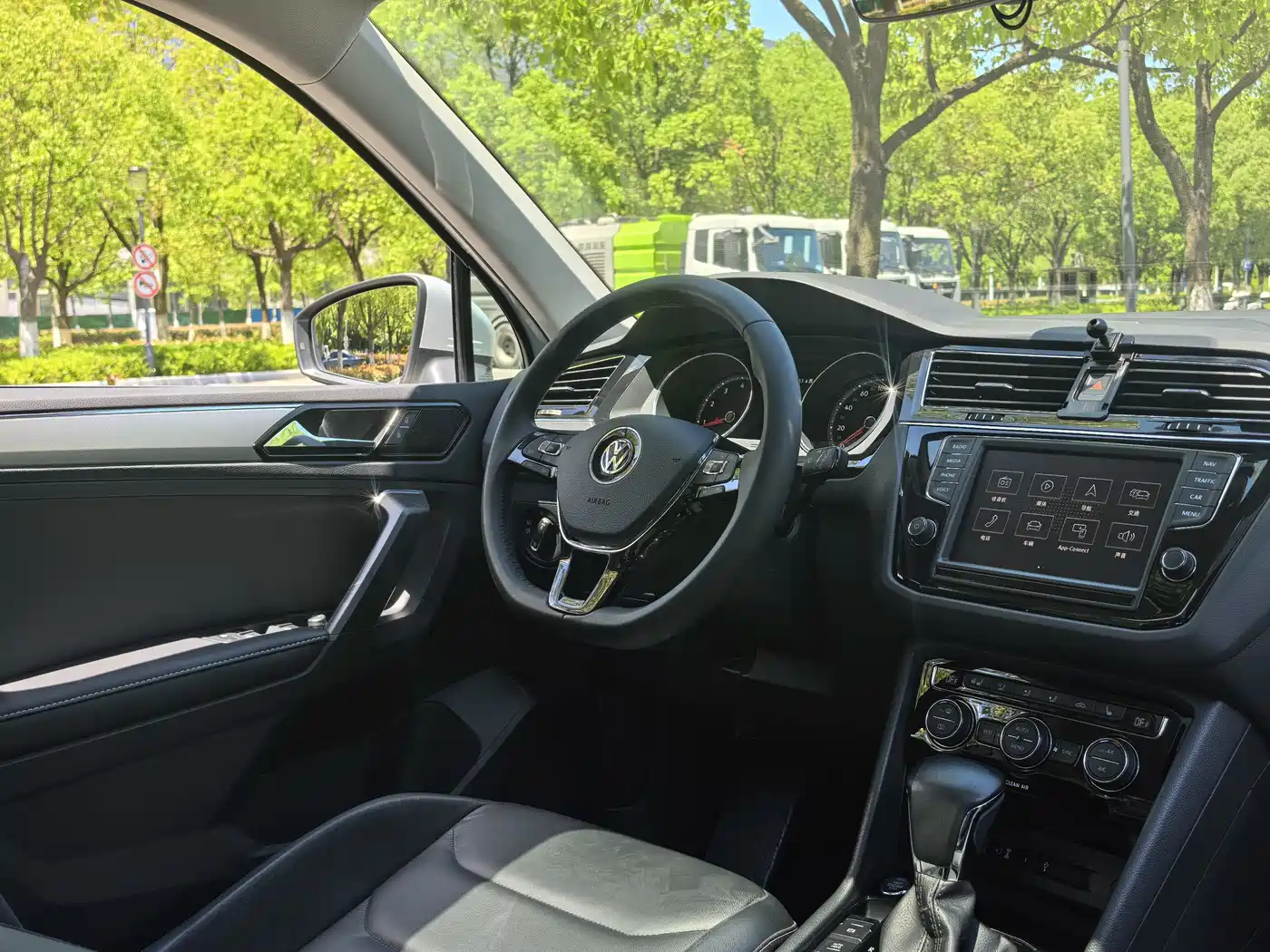 Volkswagen Tiguan L 2017 330TSI Automatic 2WD Luxury Edition фото 15