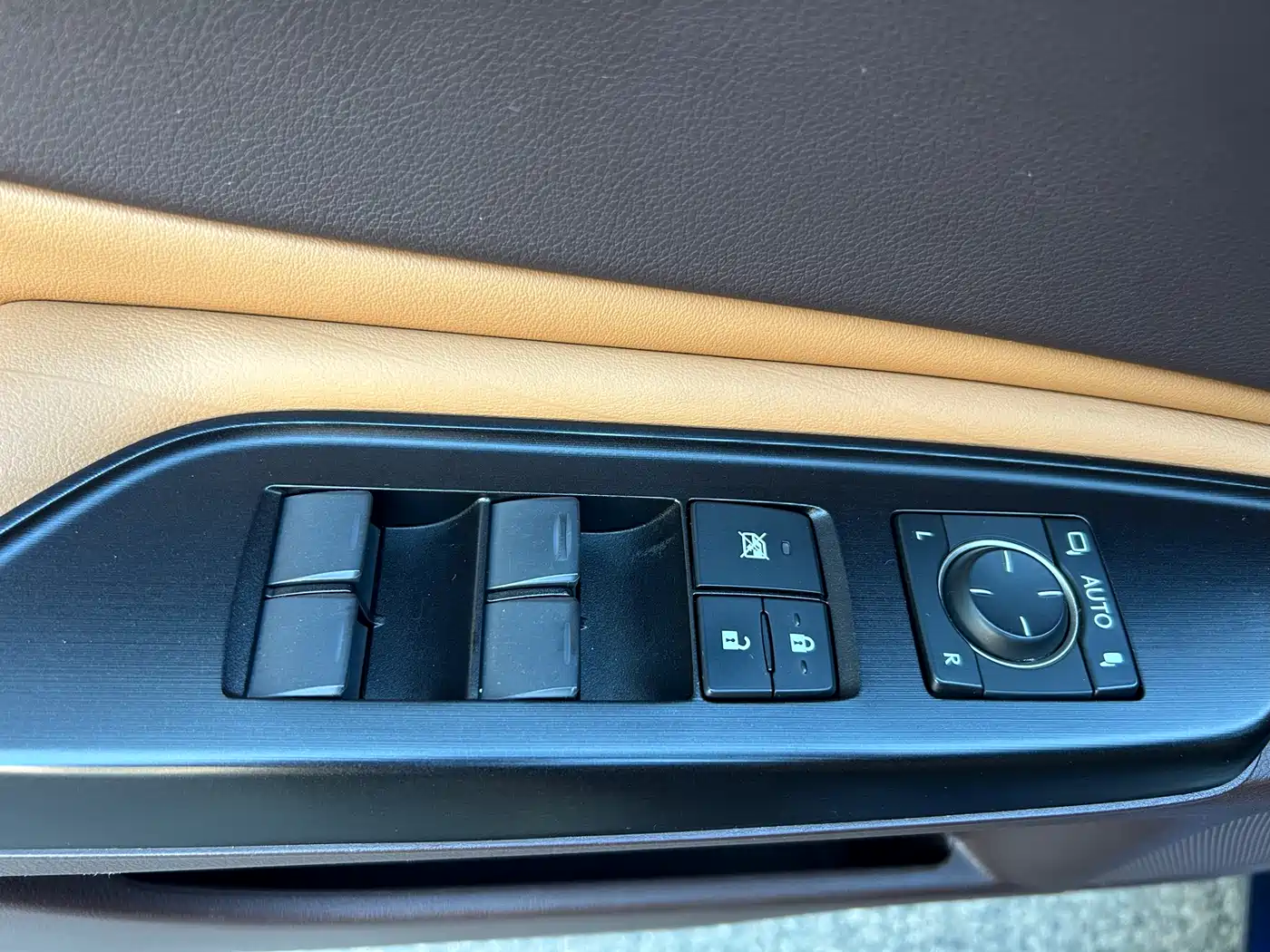 Lexus ES 2018 300h Executive Edition China V фото 32