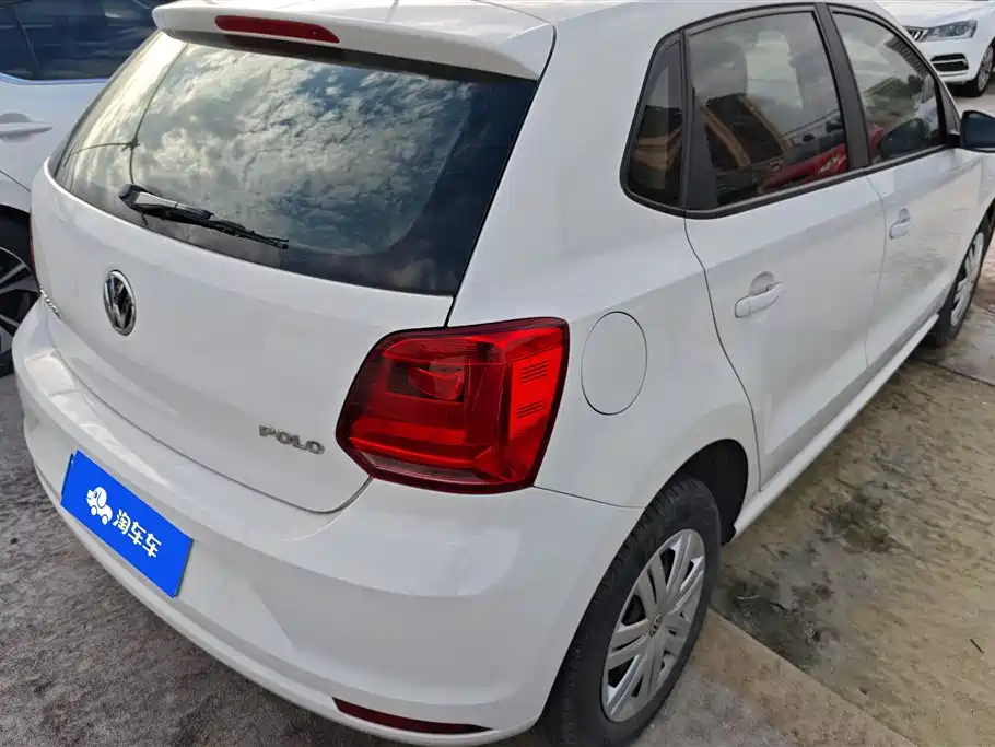 Volkswagen Polo 2016 1.4L Automatic Trend фото 3