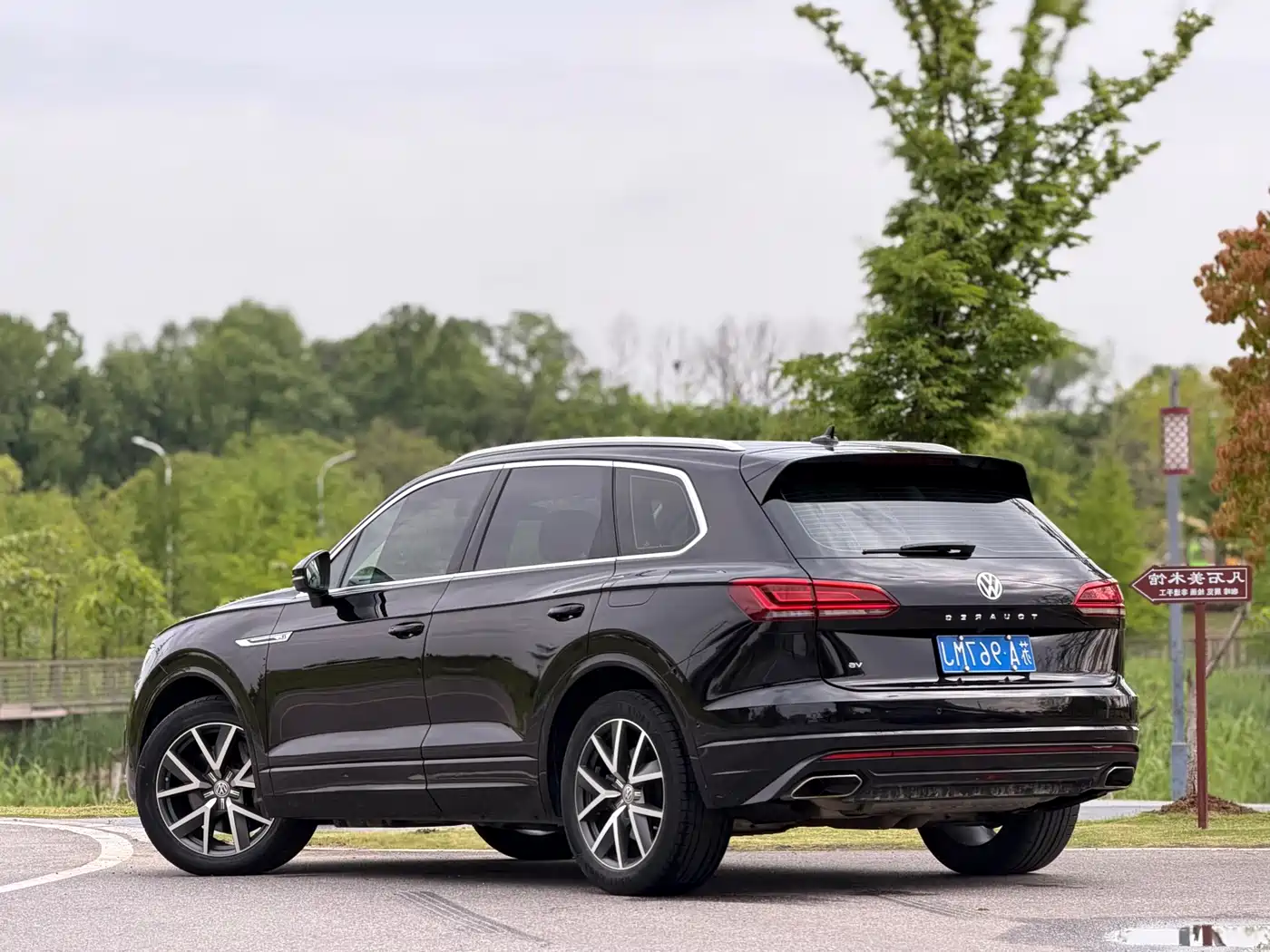 Volkswagen Touareg 2019 3.0TSI Sharp Edge Edition China VI фото 13