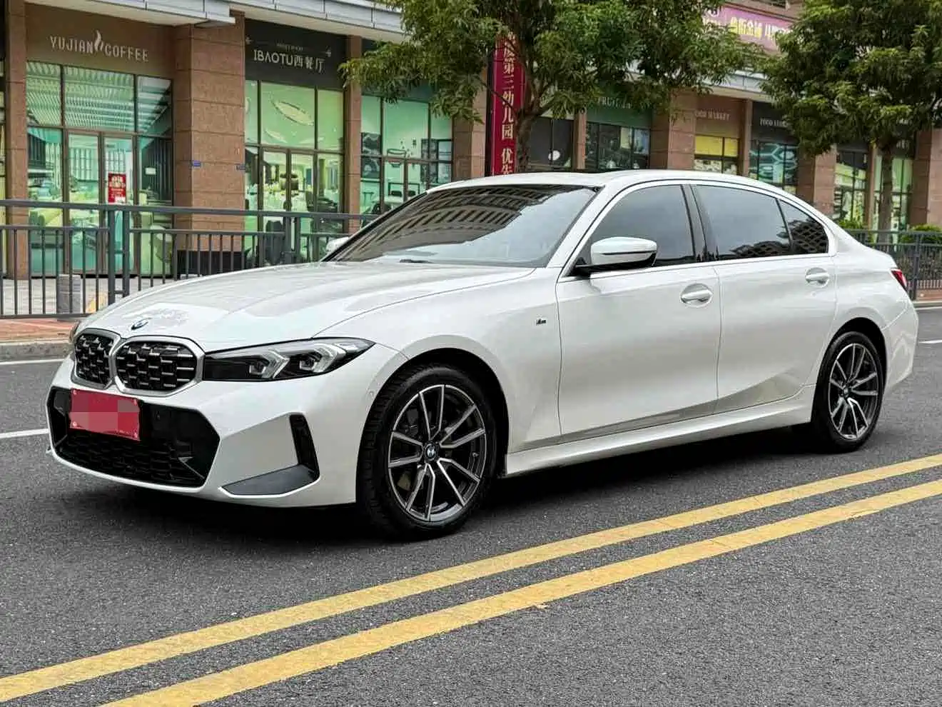 Photo 1 - BMW 3 Series