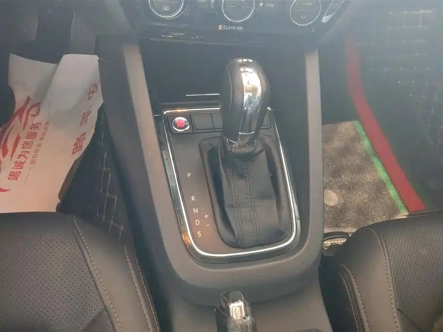 Volkswagen Sagitar 2017 230TSI Automatic Luxury фото 16