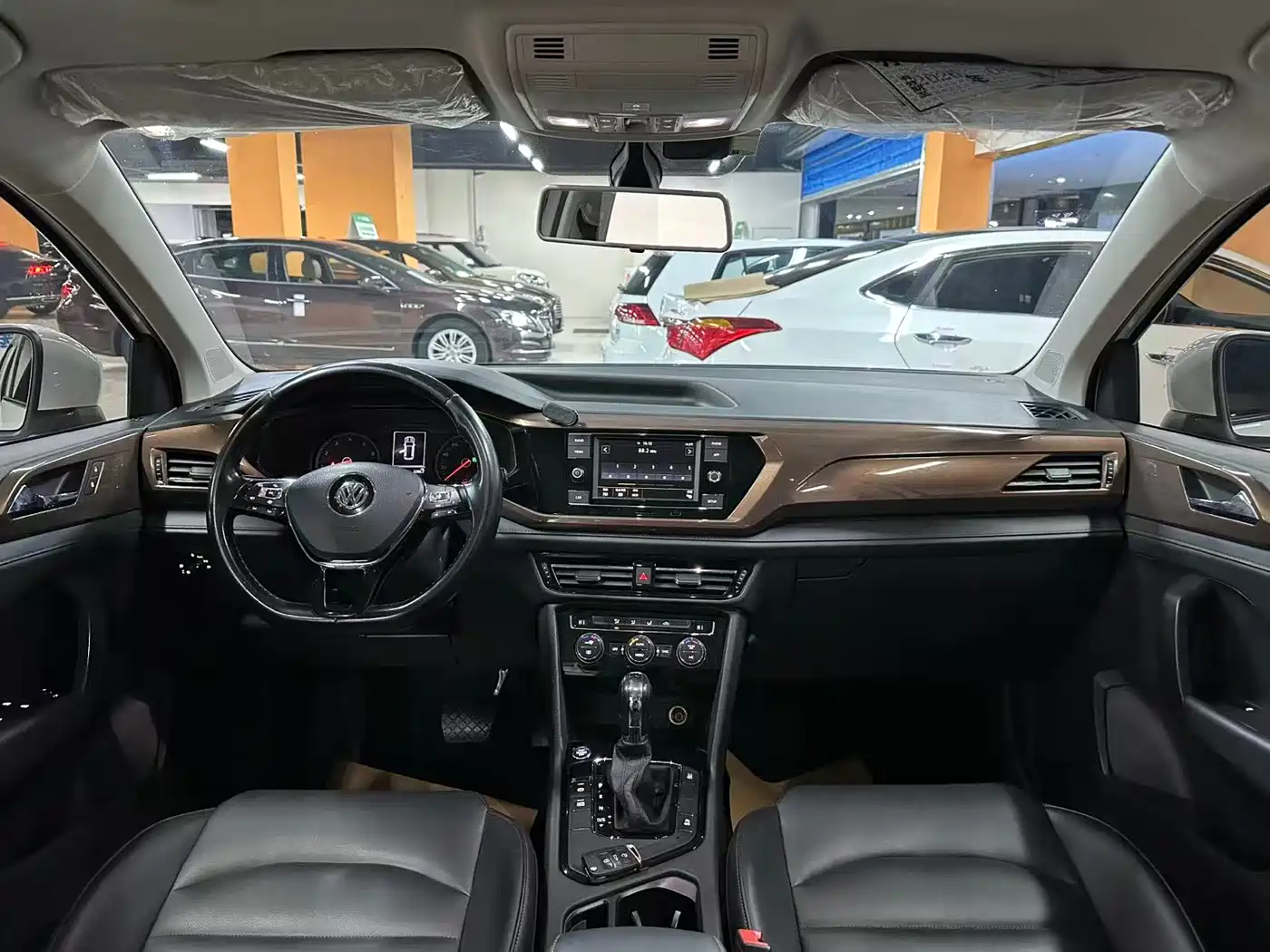 Volkswagen Tharu 2020 280TSI 2WD Comfort Edition China VI фото 4