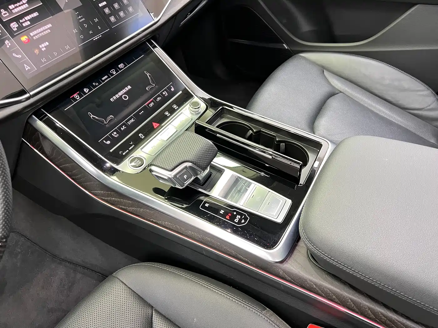 Audi Q8 2022 55 TFSI Luxury Dynamic фото 27