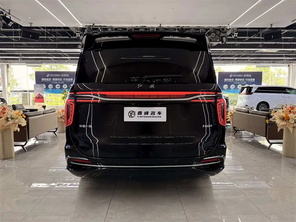 Hongqi HQ9 2023 2.0T Smart Connect Flag Enjoy Edition фото 27