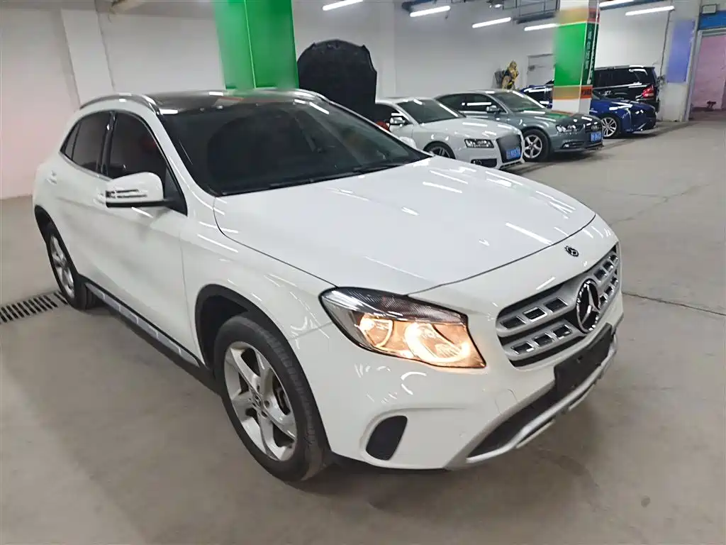 Mercedes-Benz GLA 2017 GLA 200 Dynamic фото 4