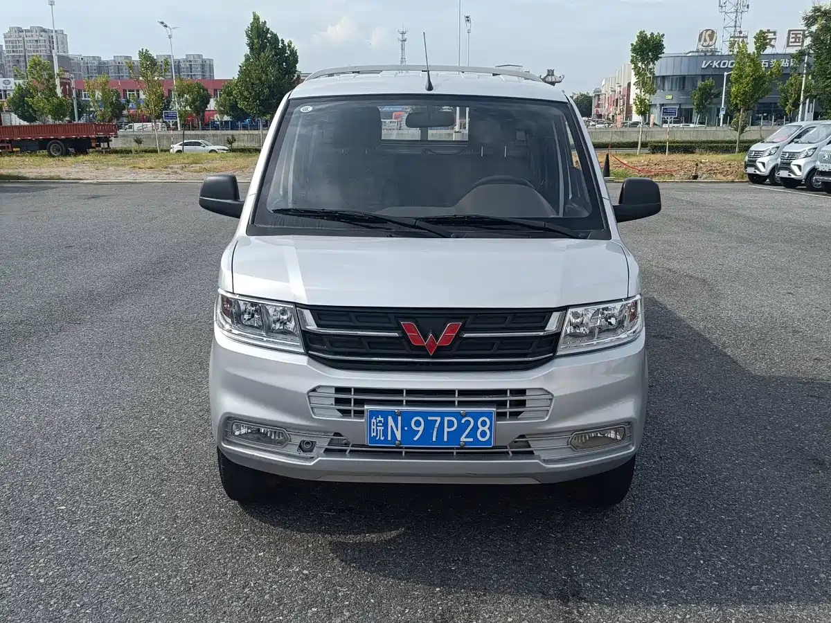Wuling Motors Wuling Rongguang New Truck 2022 2021 1.8L Base Model Double Row Dual Rear Wheels LJ479Q6